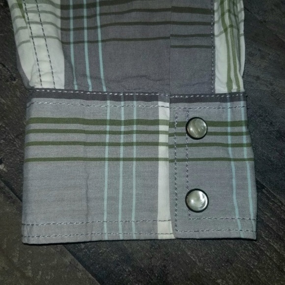 Hollister Pearl Snap Western Style Casual Buttondown Shirt - Picture 4 of 6